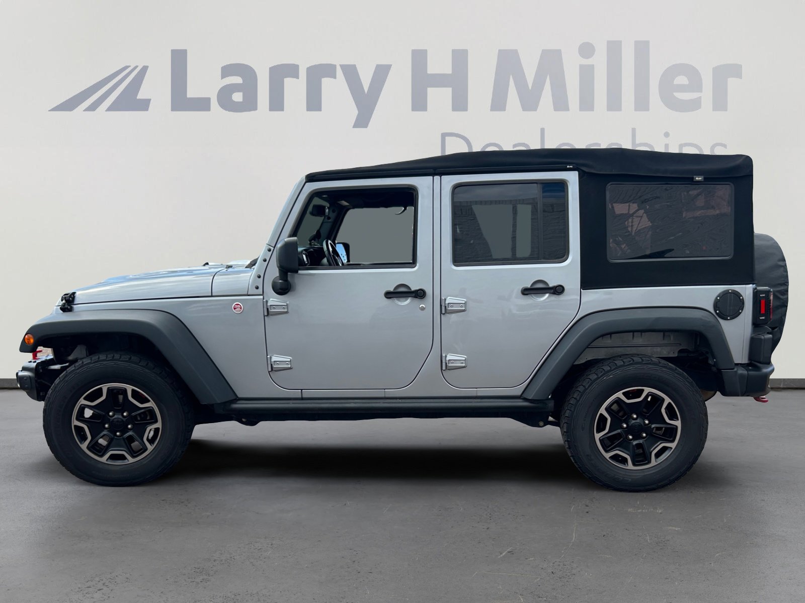 2015 Jeep Wrangler Unlimited Rubicon Hard Rock photo 3