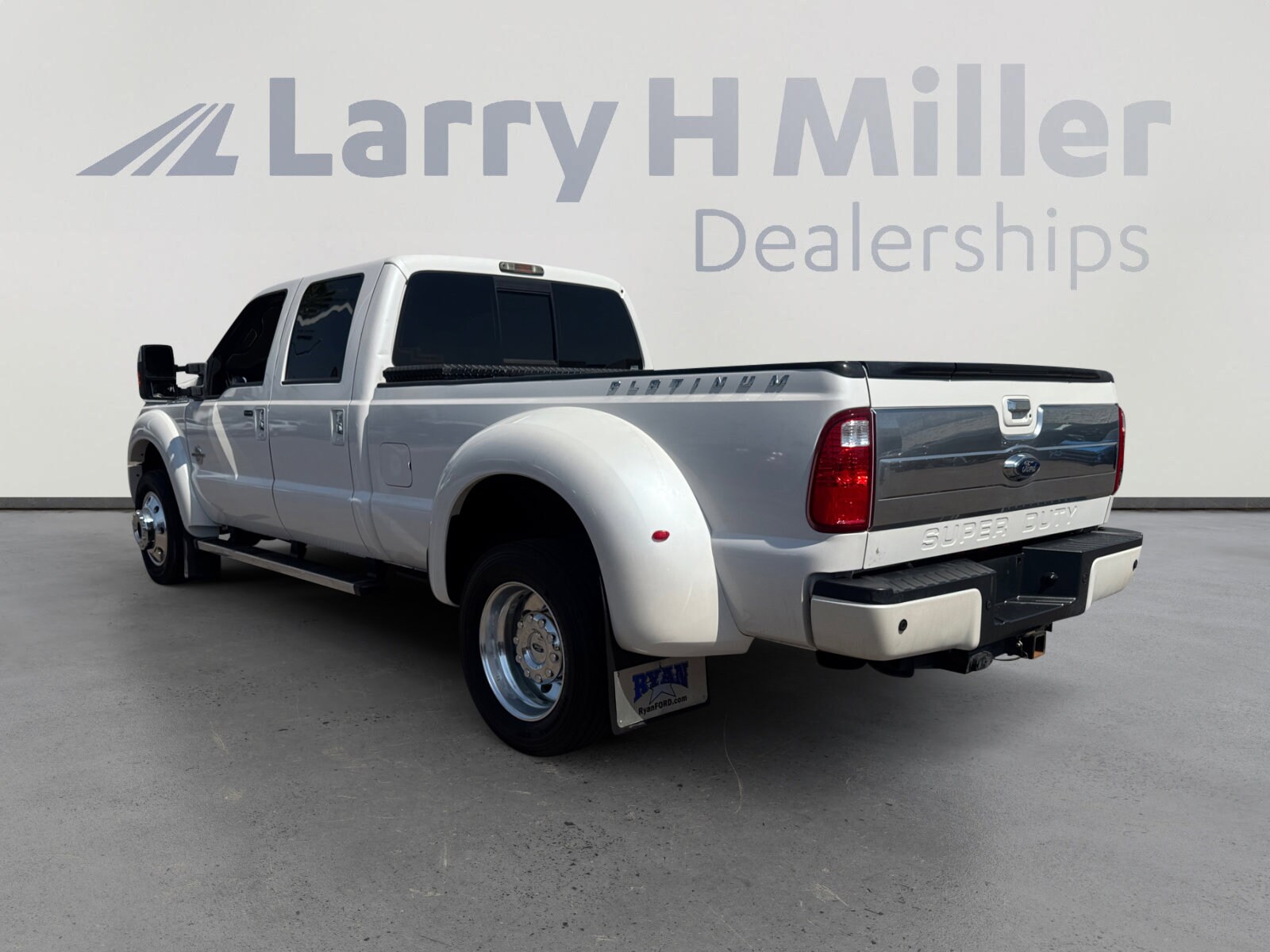 2016 Ford F-450 Platinum photo 4