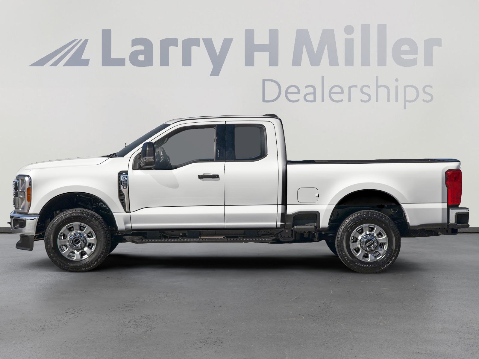 2026 Ford F-250 XLT photo 2