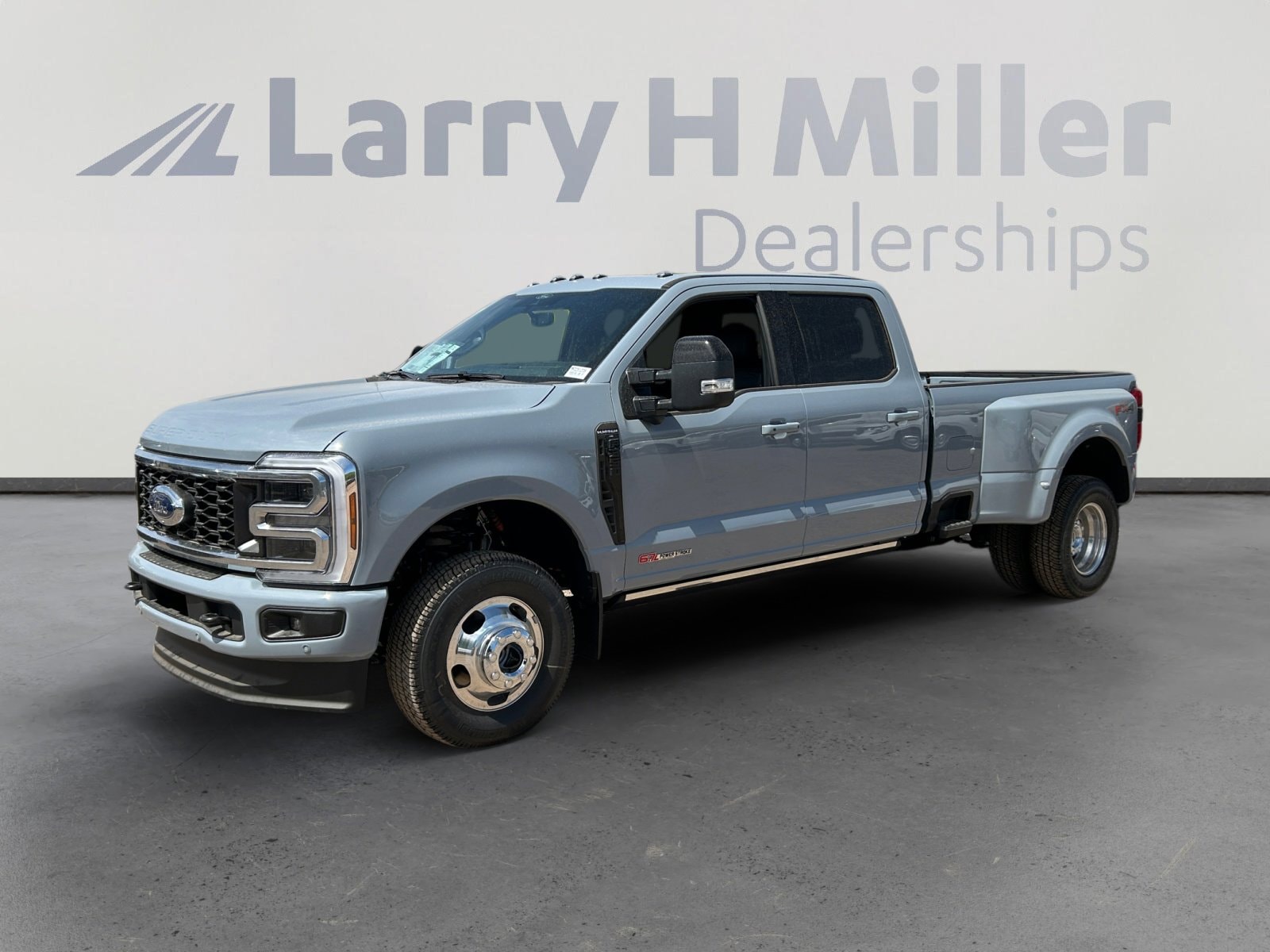2026 Ford F-350 Platinum 4x4 Crew Cab 8' Box DRW's photo