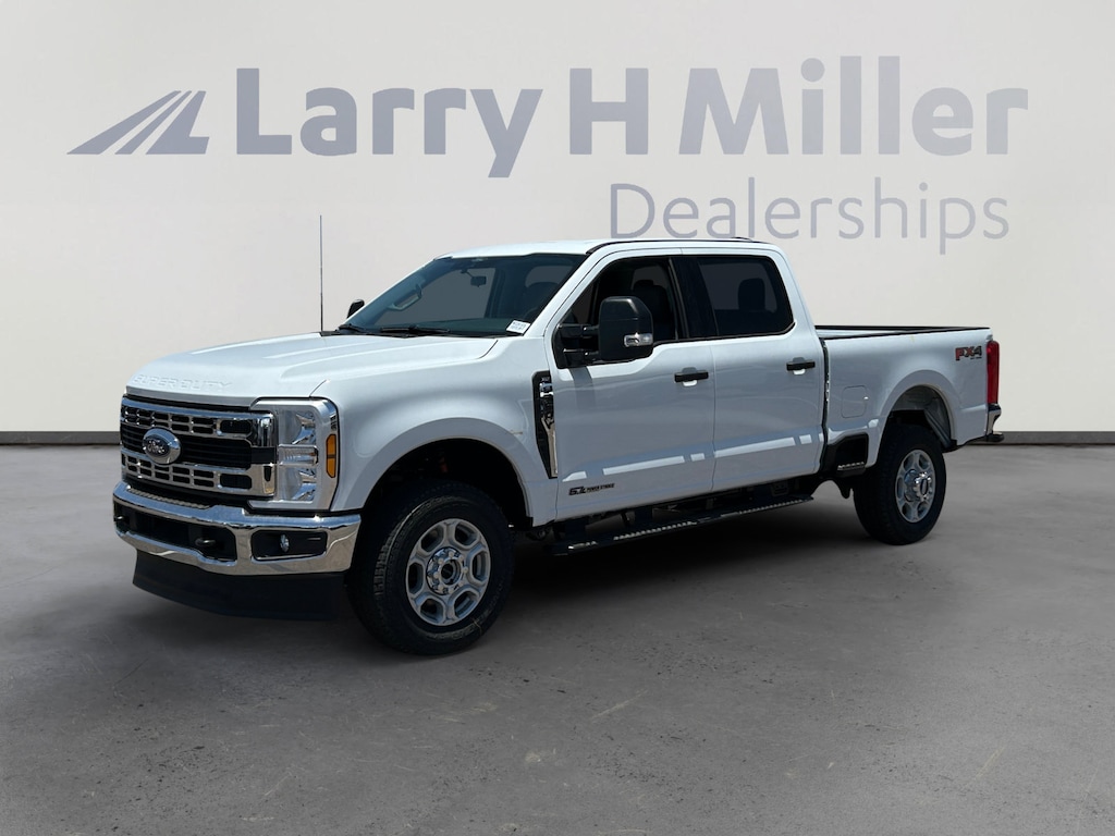 New 2026 Ford F-350 XLT Truck Crew Cab