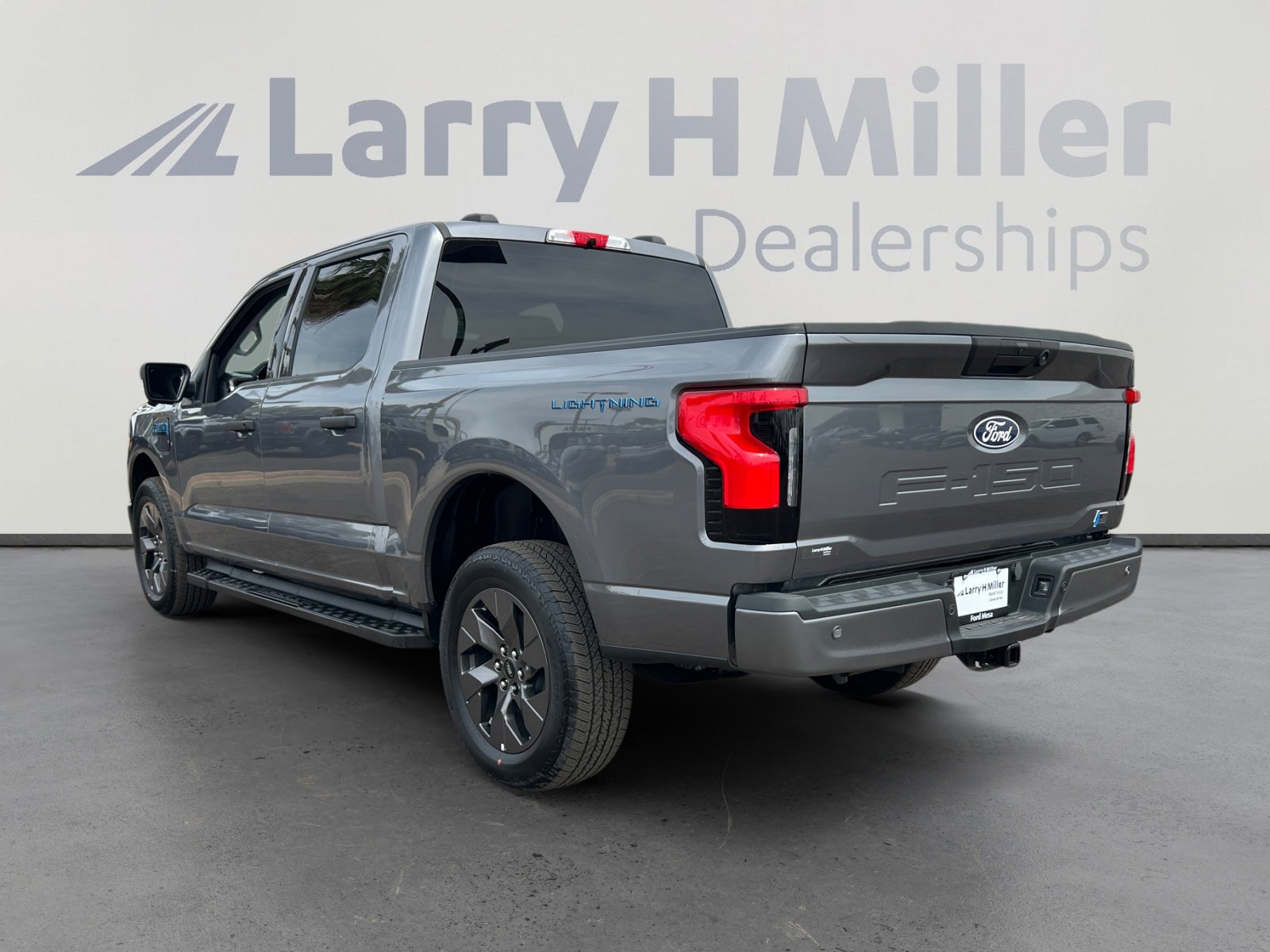 2024 Ford F-150 Lightning XLT photo 4