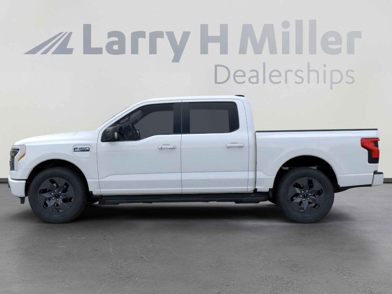 2025 Ford F-150 Lightning photo 2