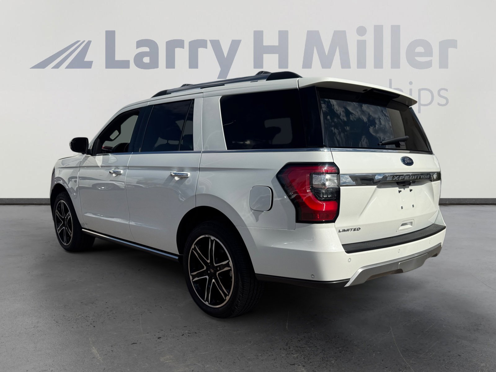 2021 Ford Expedition Limited photo 2