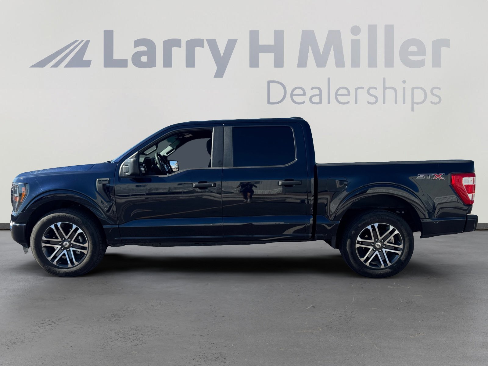 2023 Ford F-150 XL photo 3