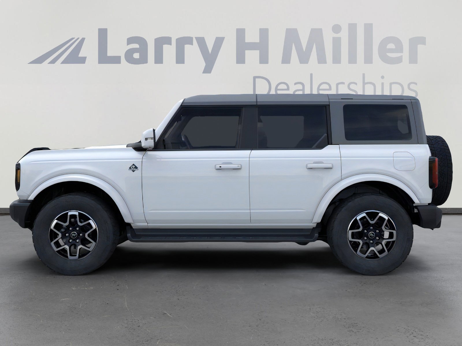 2025 Ford Bronco Outer Banks photo 4