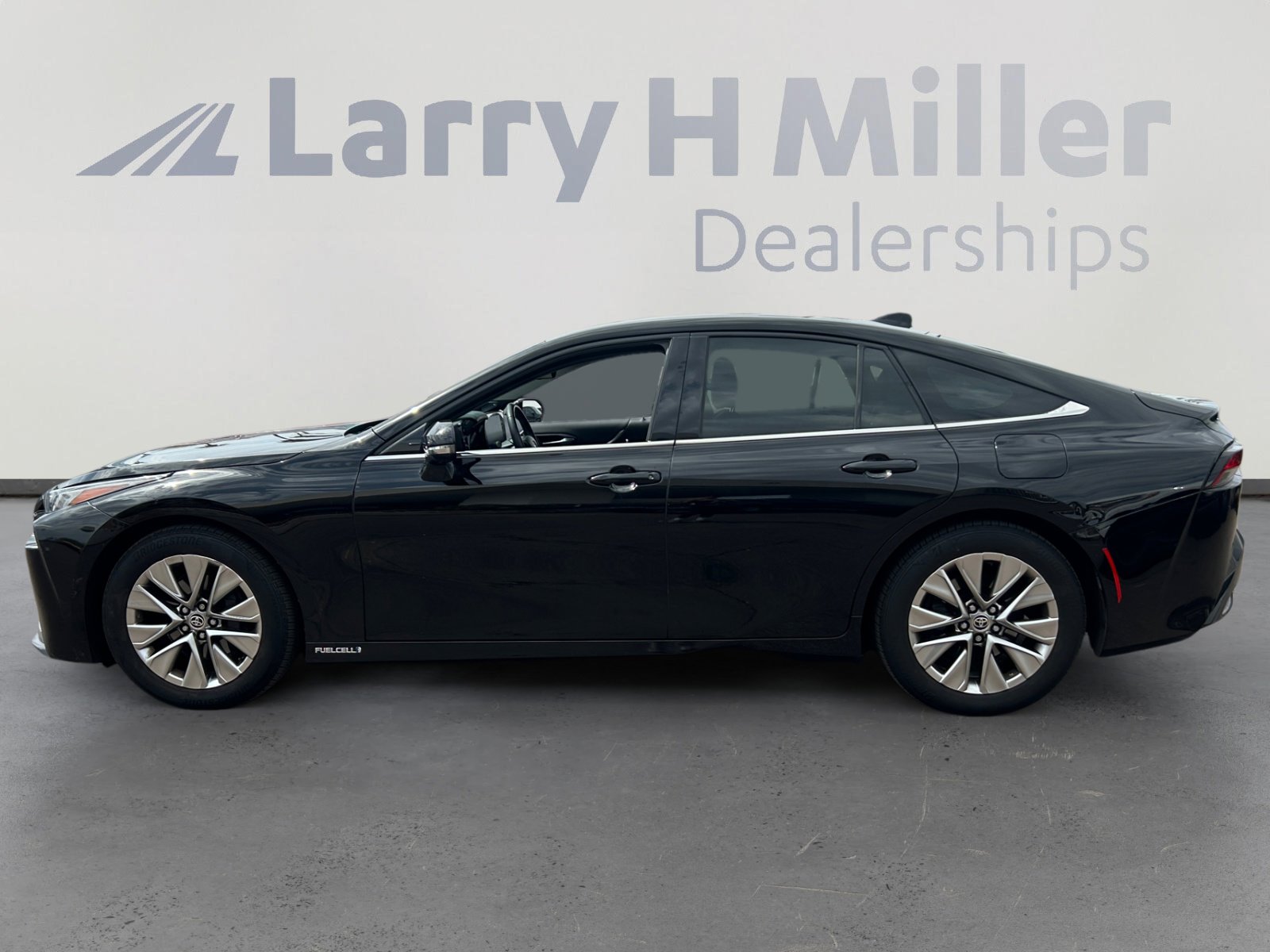 2022 Toyota Mirai XLE photo 3