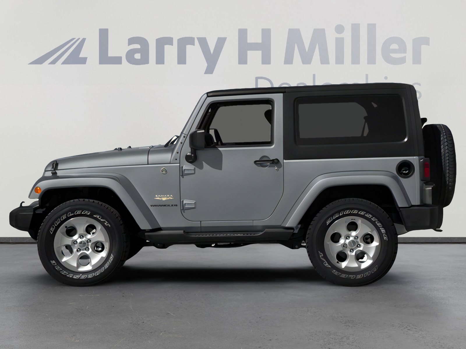 2014 Jeep Wrangler Sahara photo 4