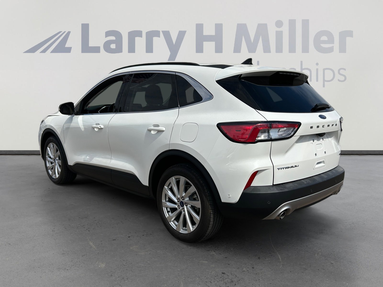 2022 Ford Escape Titanium Hybrid photo 4