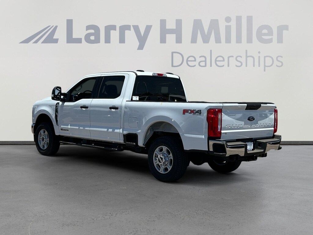 New 2026 Ford F-350 XLT Truck Crew Cab