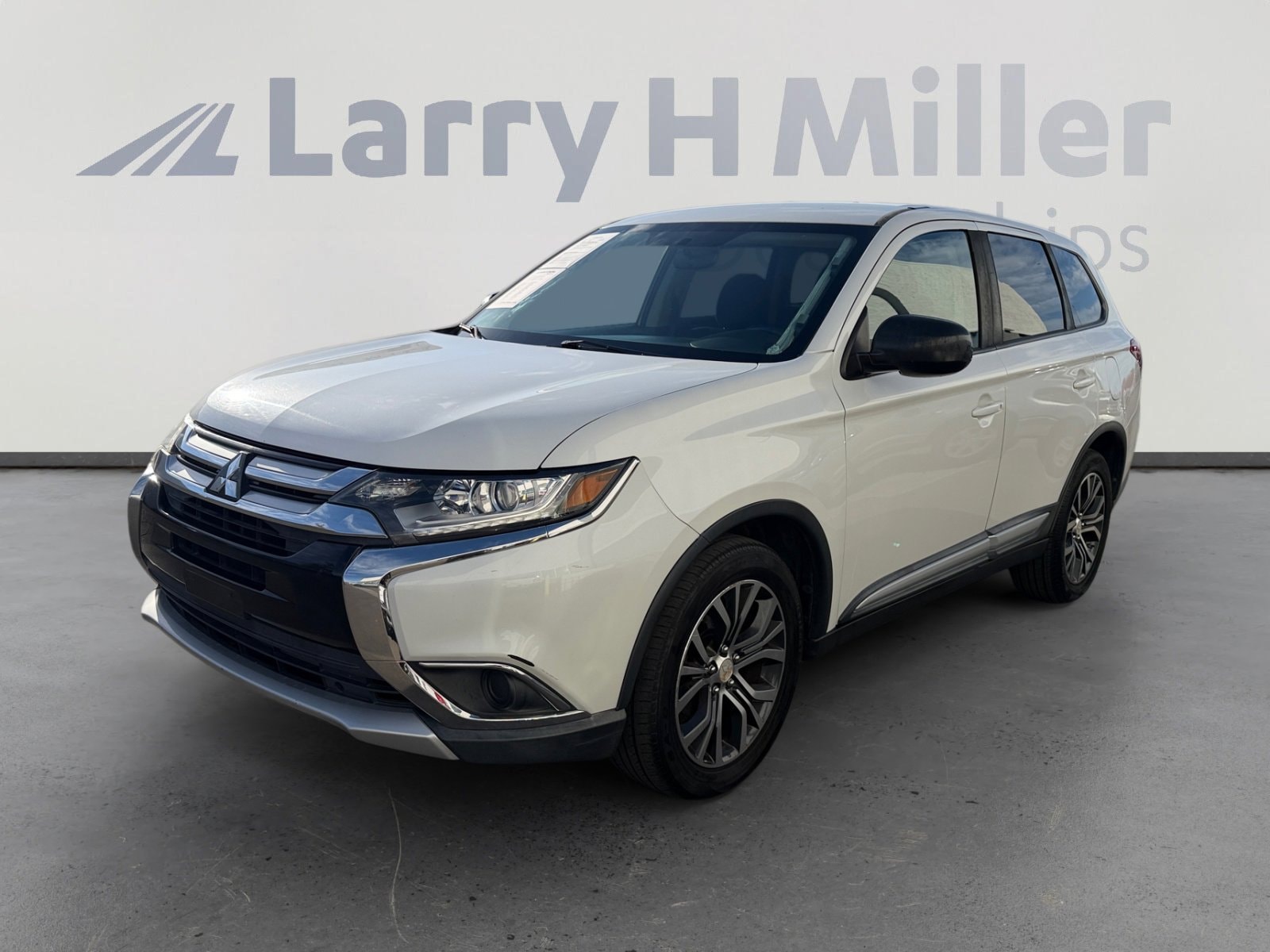 2016 Mitsubishi Outlander ES S-AWC's photo