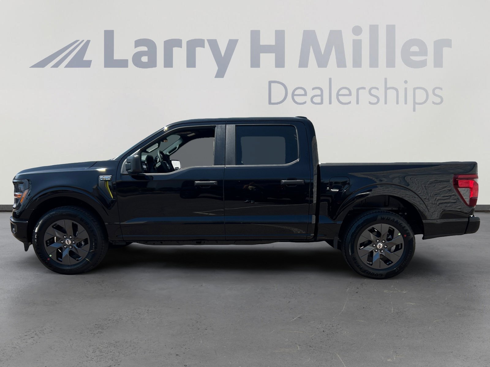 2025 Ford F-150 STX photo 3