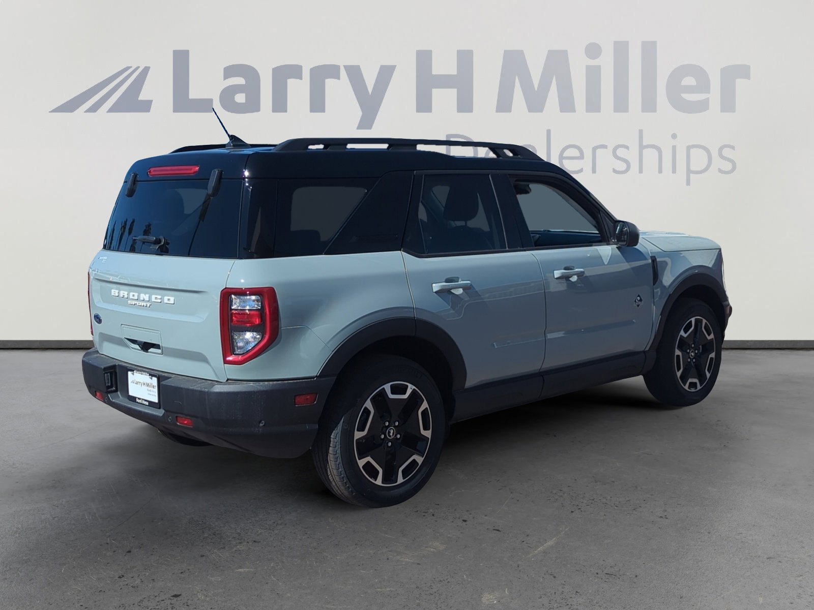 2024 Ford Bronco Sport Outer Banks photo 2