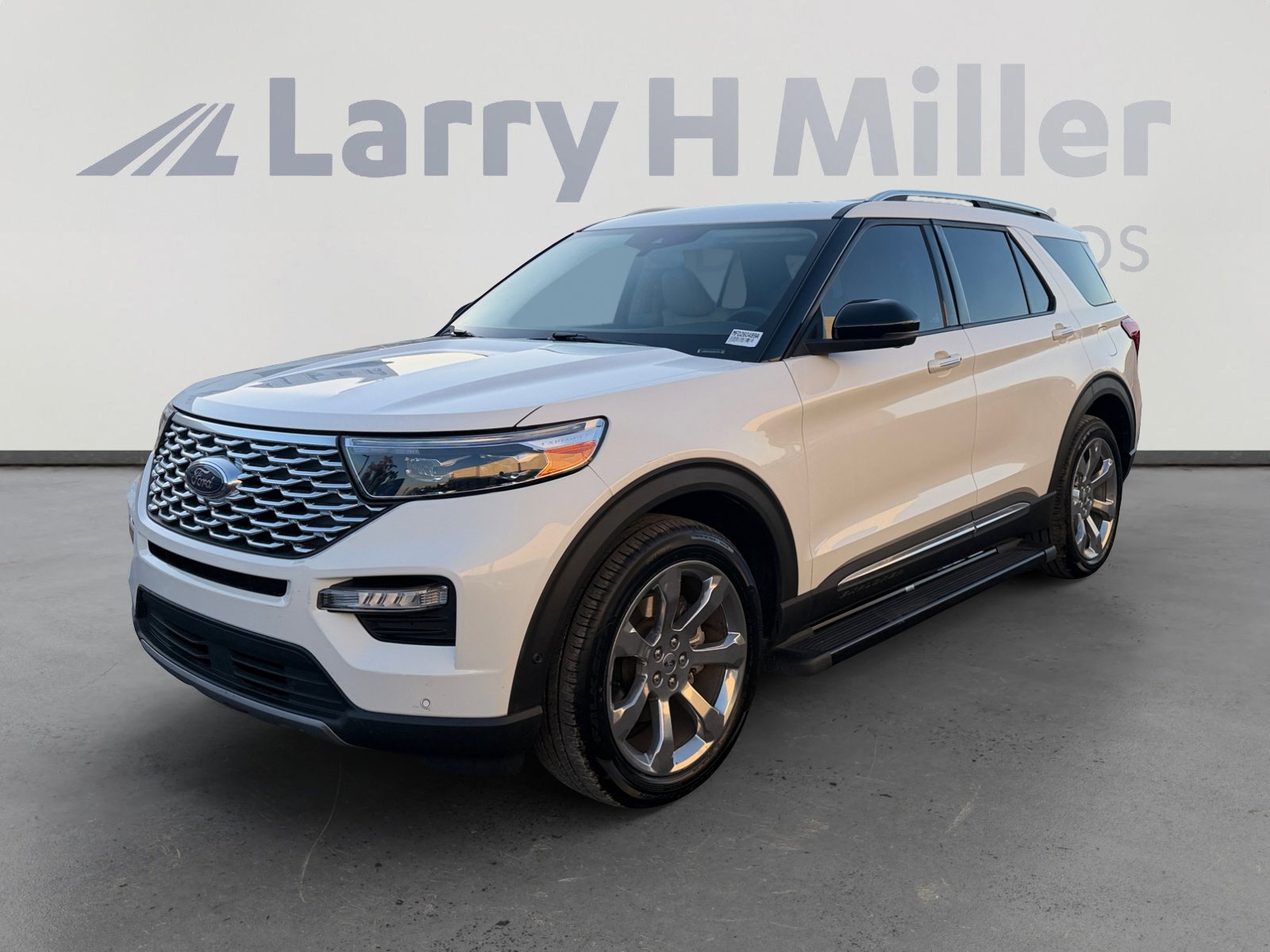 2020 Ford Explorer Platinum 4WD's photo