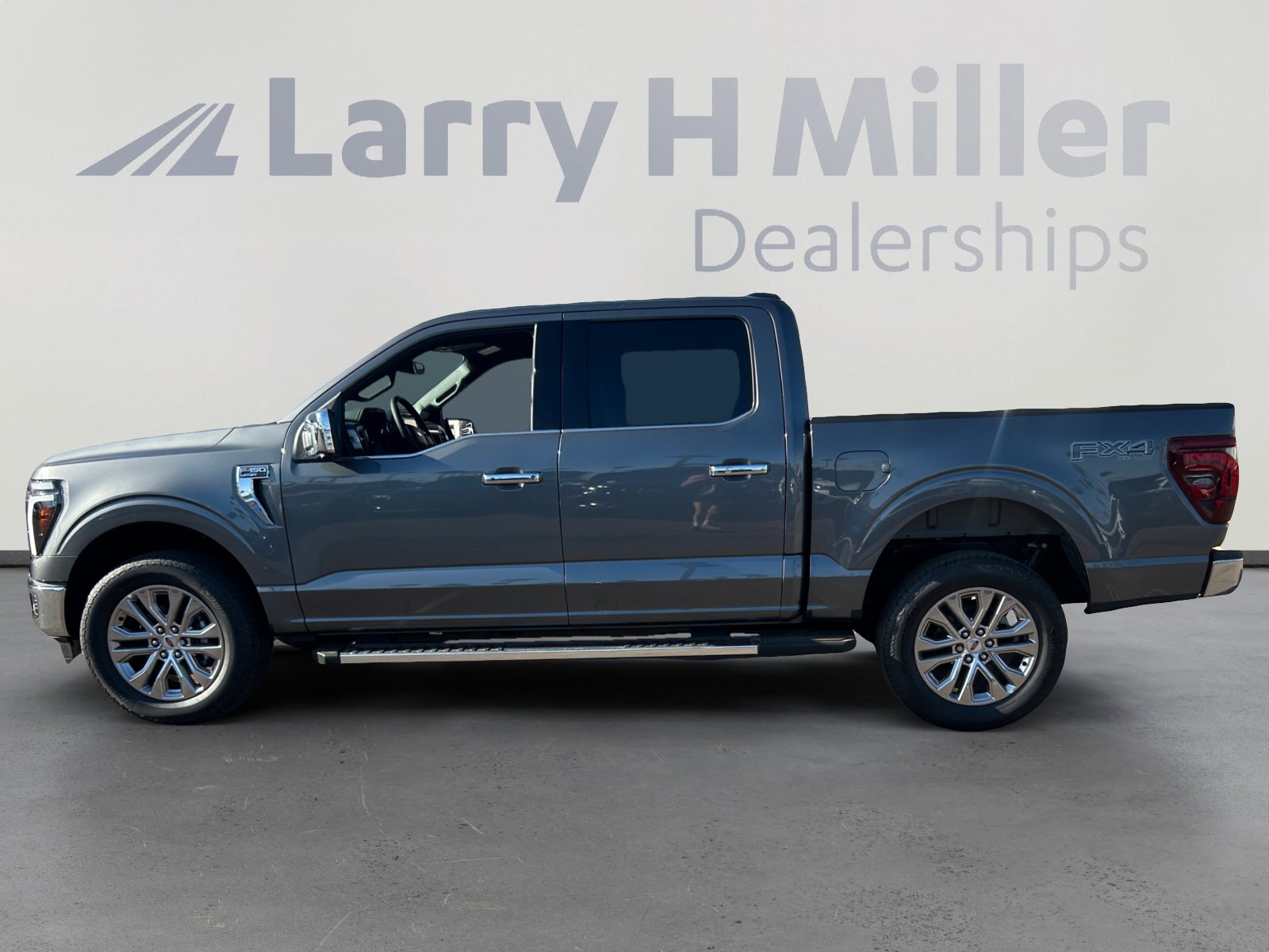 2025 Ford F-150 Lariat photo 3