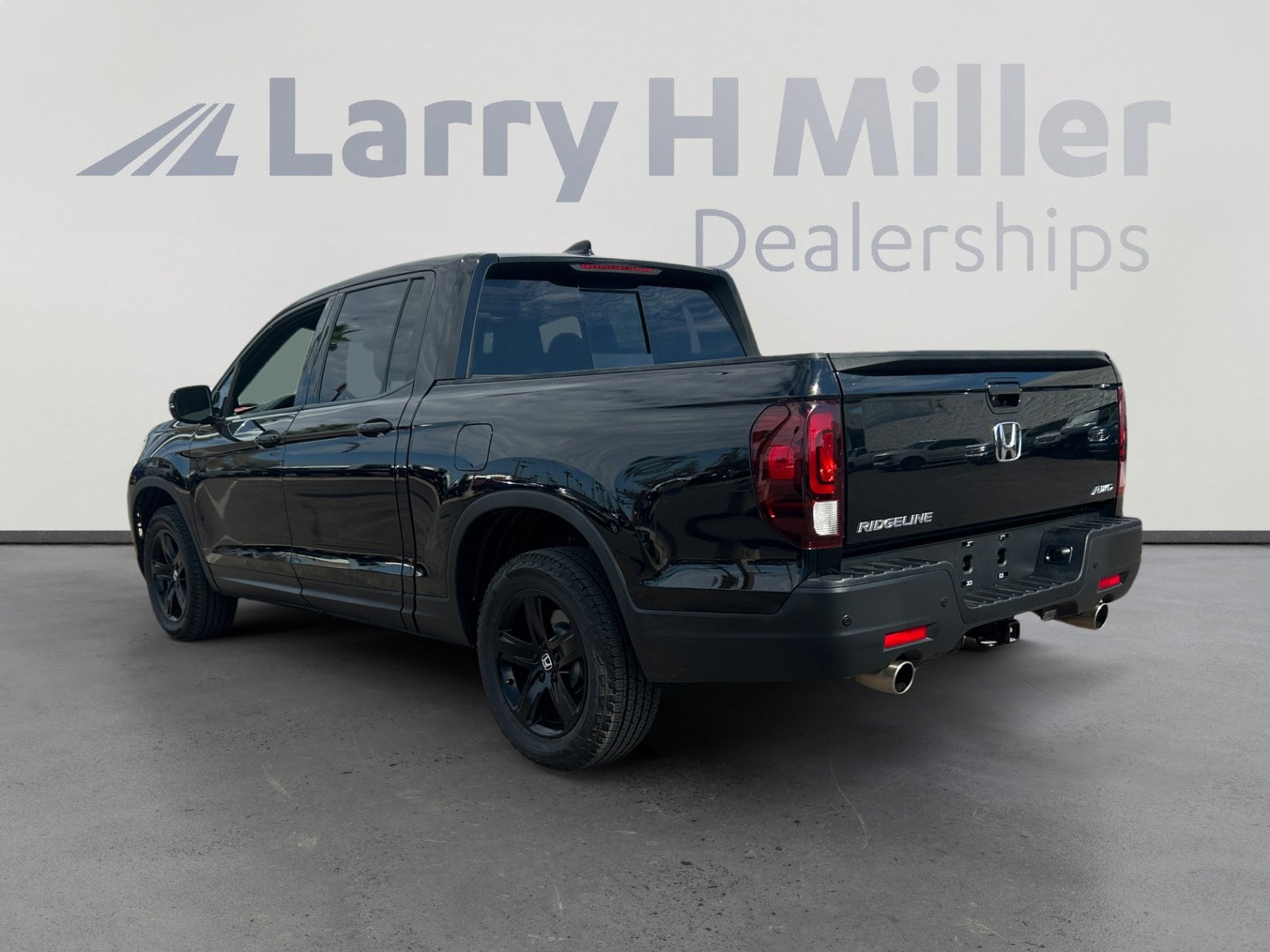 2021 Honda Ridgeline Black Edition photo 4