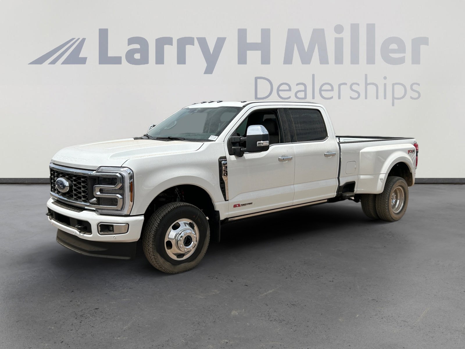 2026 Ford F-350 Platinum 4x4 Crew Cab 8' Box DRW's photo