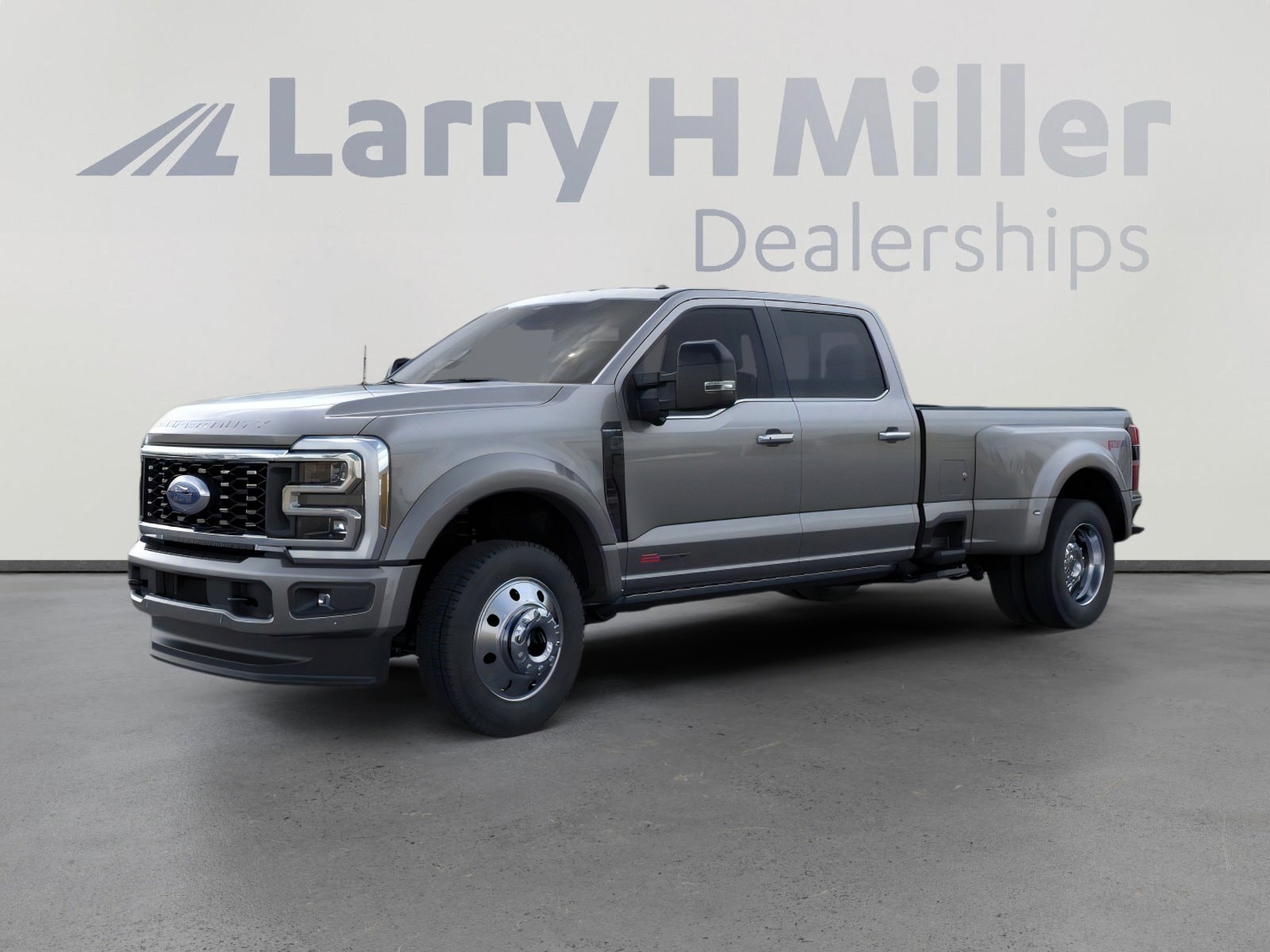 2026 Ford F-450 Platinum 4x4 Crew Cab 8' Box DRW's photo