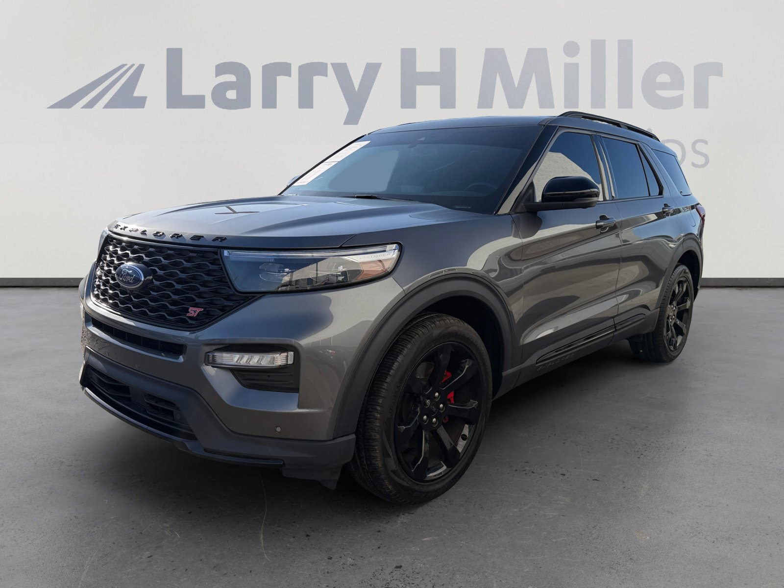 2023 Ford Explorer ST 4WD's photo