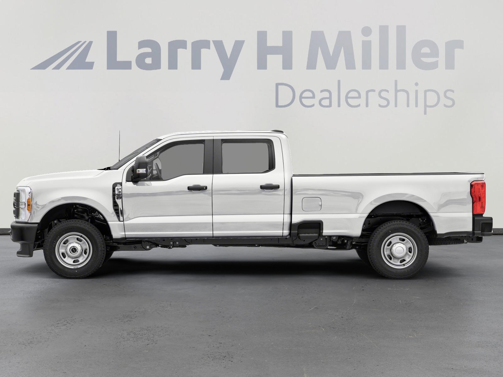 2026 Ford F-350 XLT photo 4