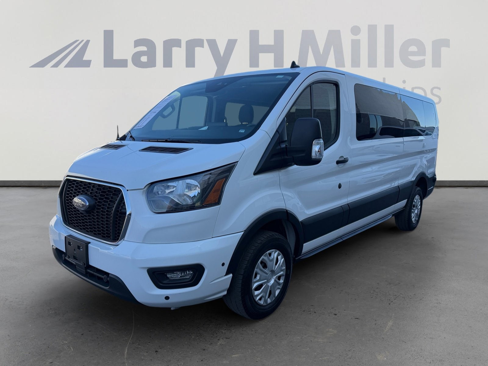 2024 Ford Transit 350 XLT Low Roof Sliding Pass. 148's photo