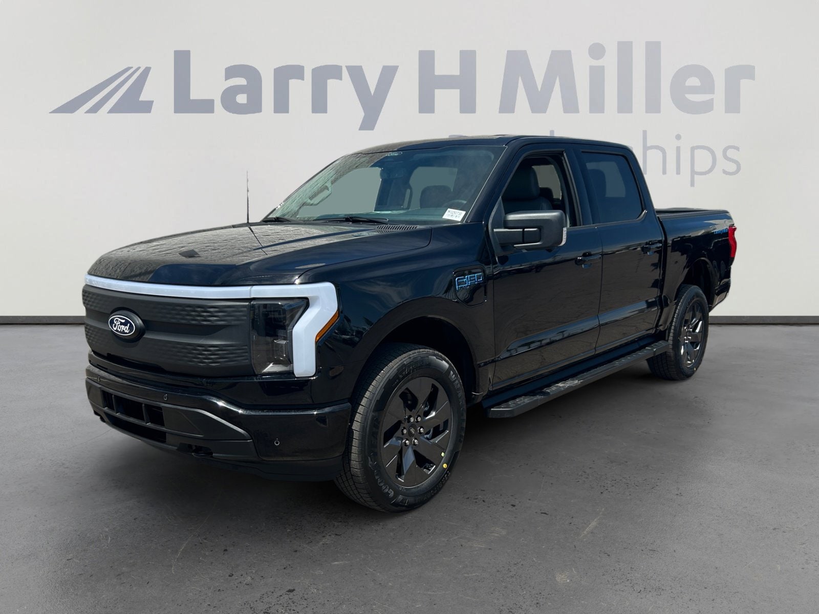 2025 Ford F-150 Lightning Flash's photo