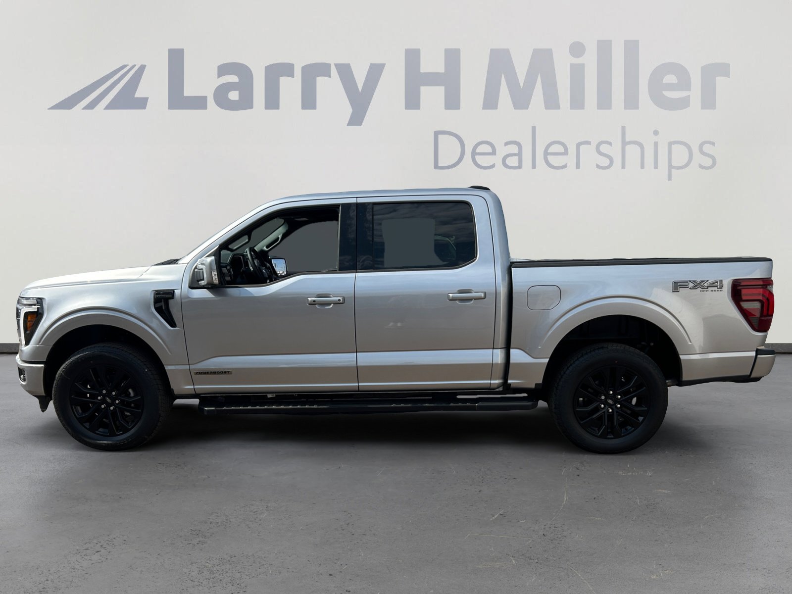 2025 Ford F-150 Lariat photo 3