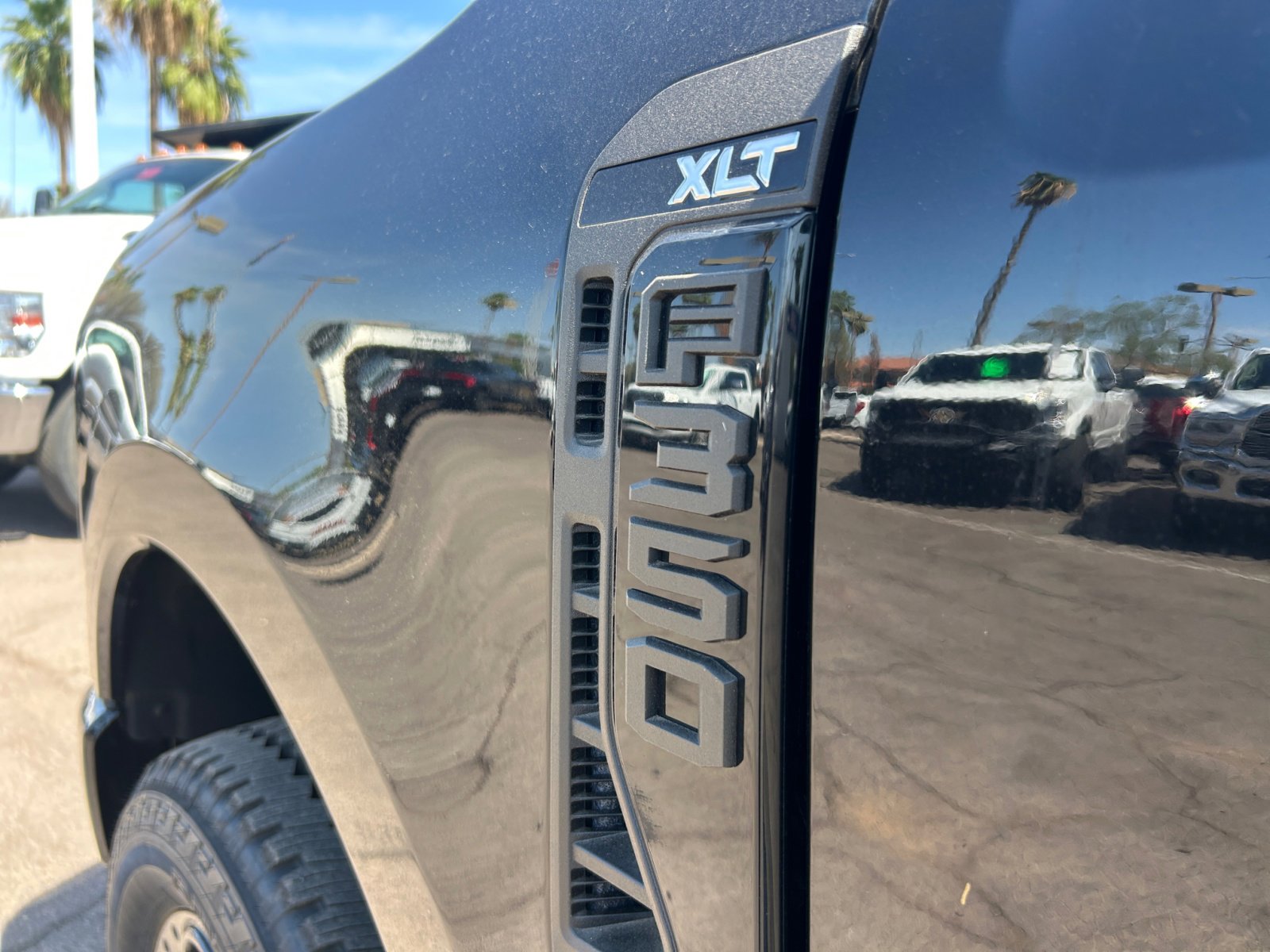 2025 Ford F-350 Super Duty XLT - Photo 26