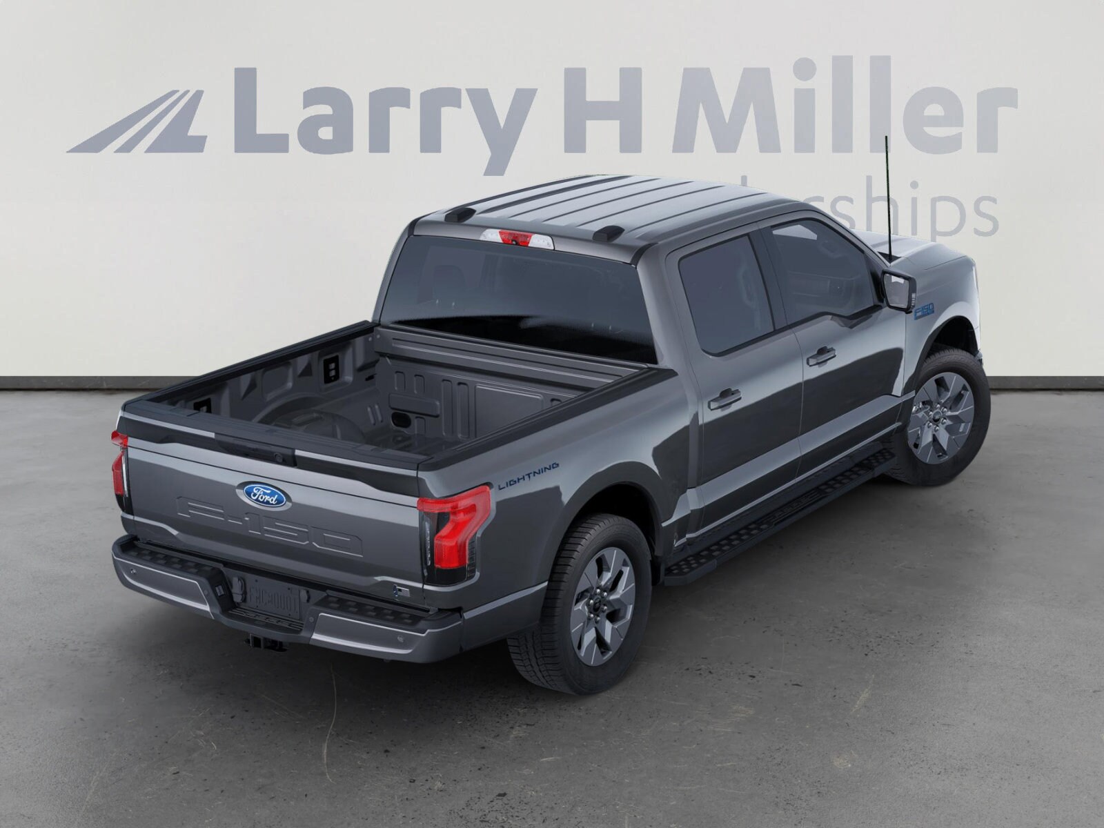 2025 Ford F-150 Lightning photo 4