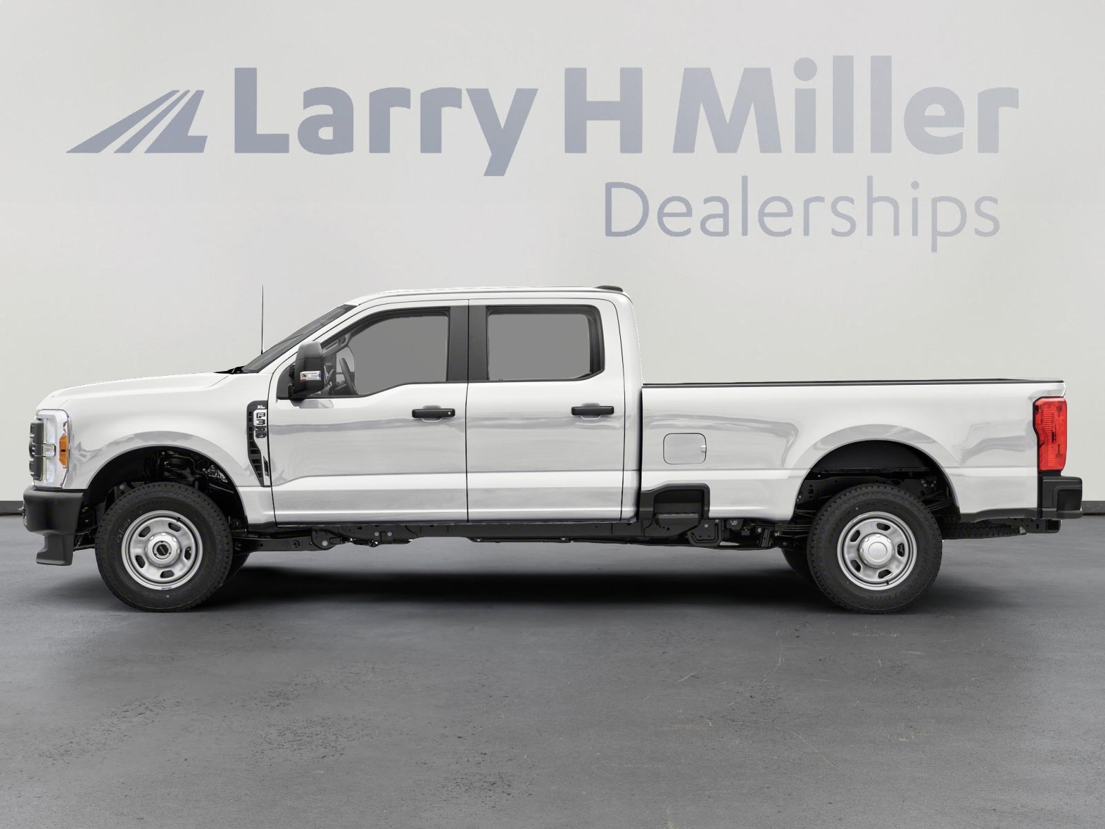 2026 Ford F-350 XLT photo 2