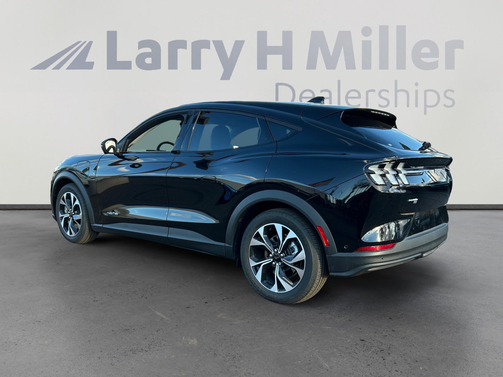 2024 Ford Mustang Mach-E Select photo 4