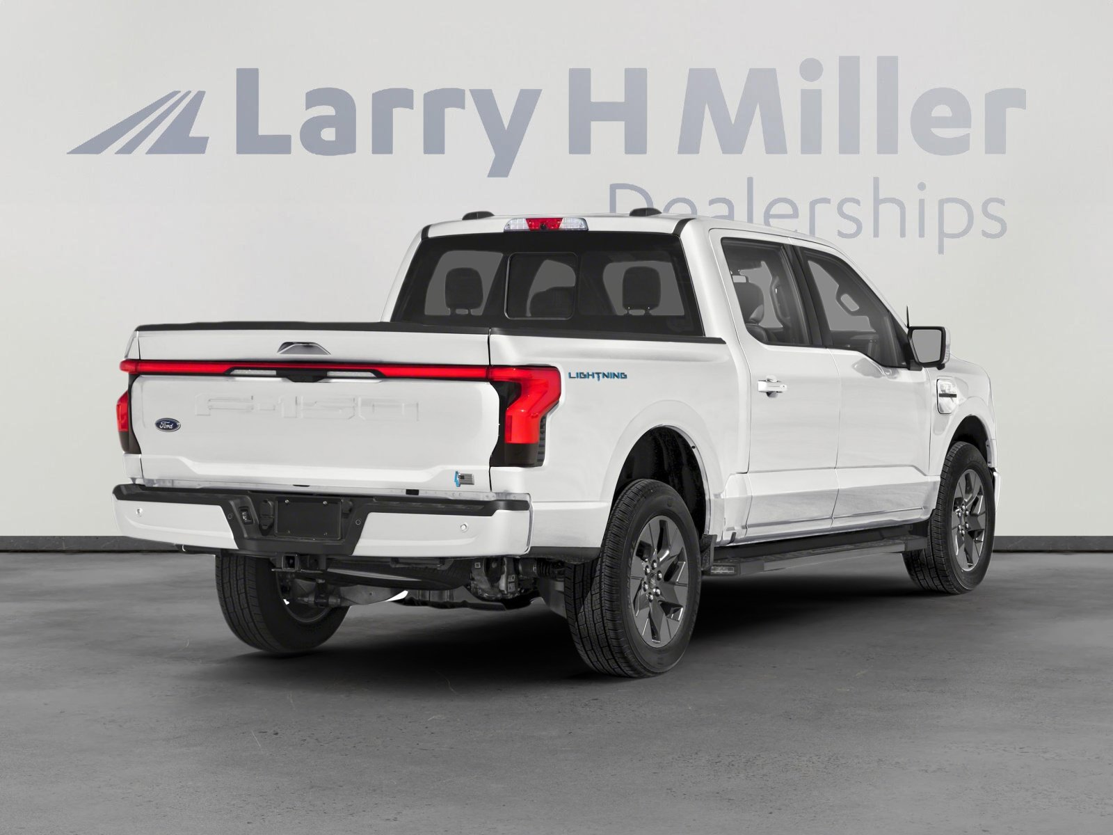 2025 Ford F-150 Lightning Lariat photo 3