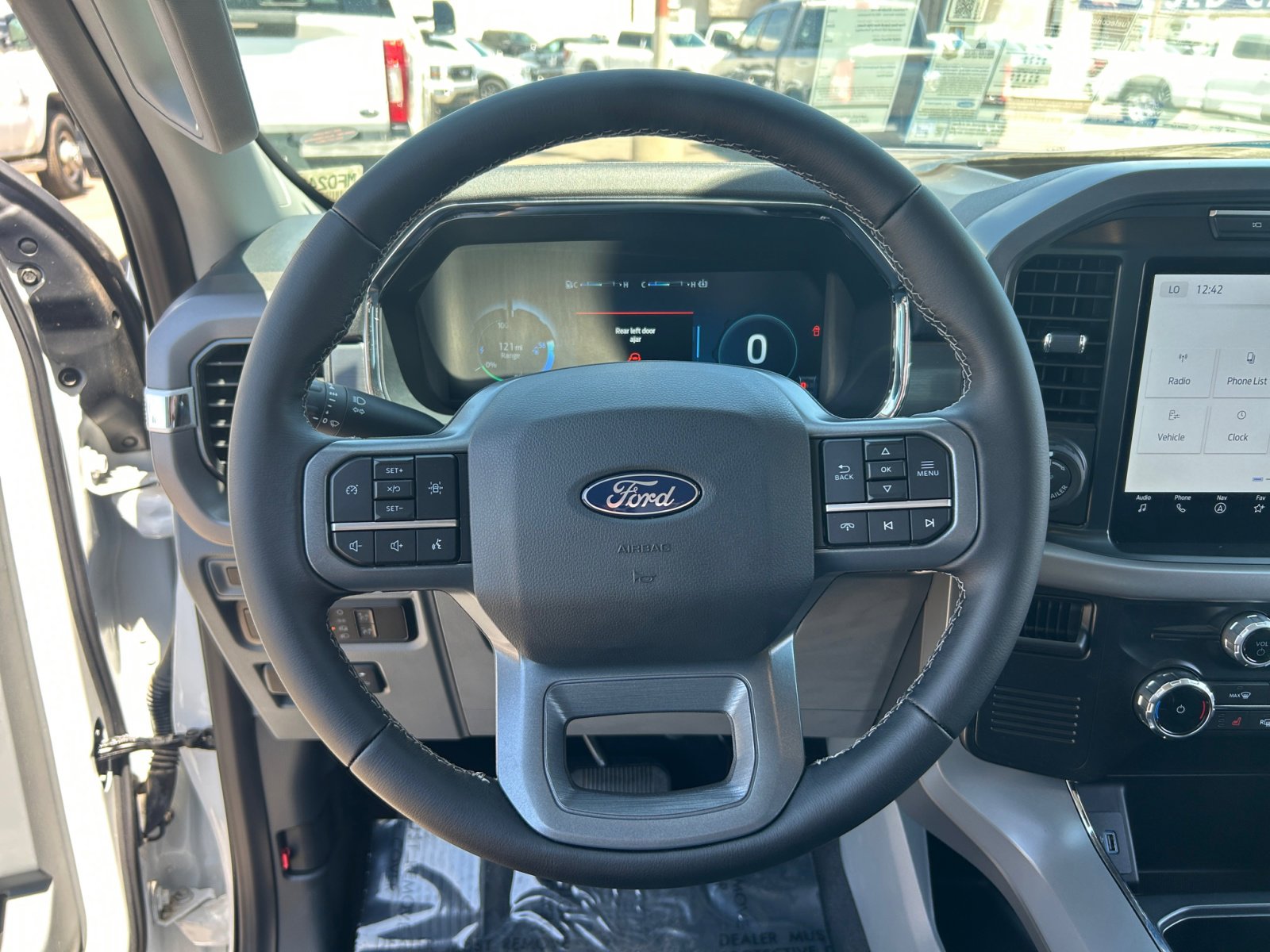 2024 Ford F-150 Lightning XLT - Photo 11