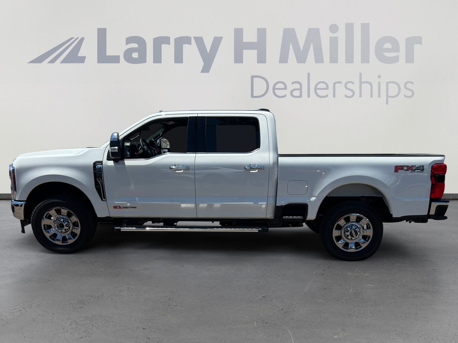 2025 Ford F-250 Lariat Tremor photo 3