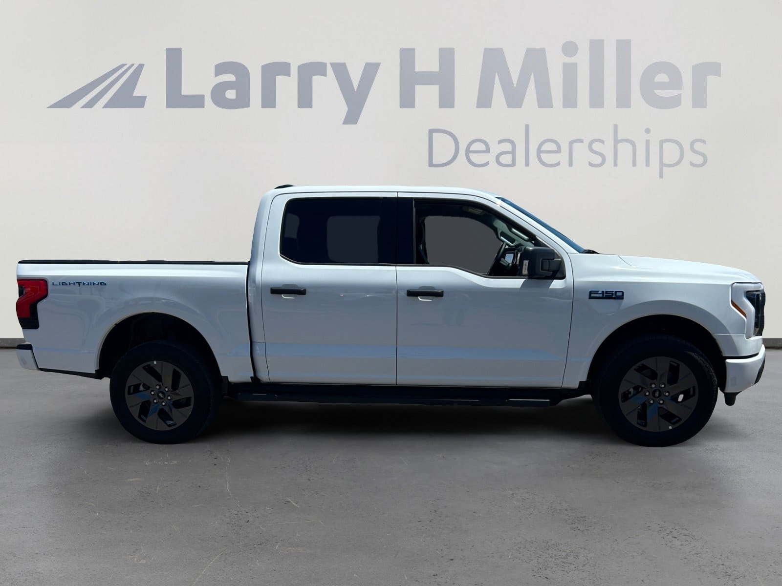 2024 Ford F-150 Lightning XLT - Photo 7