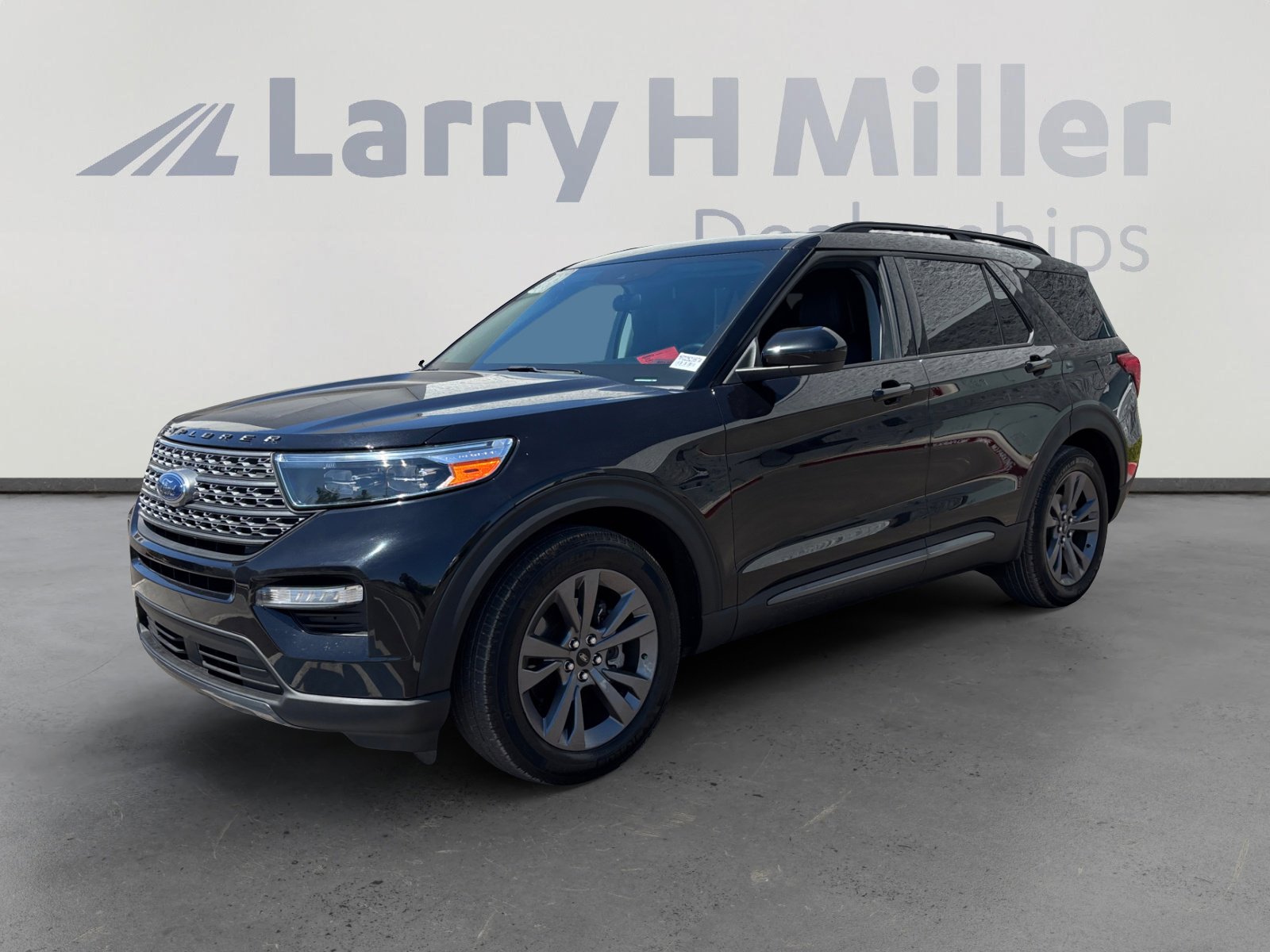 2023 Ford Explorer XLT RWD's photo