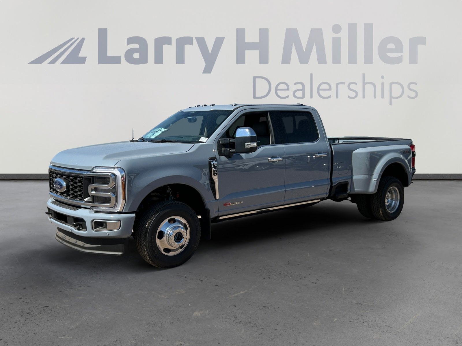 2026 Ford F-350 Platinum 4x4 Crew Cab 8' Box DRW's photo