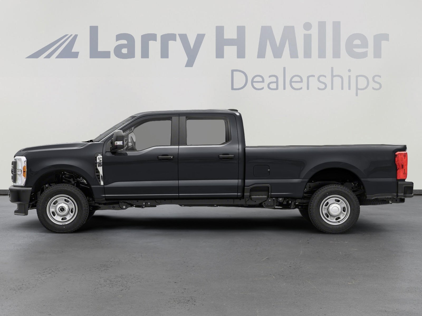 2026 Ford F-350 Platinum photo 4