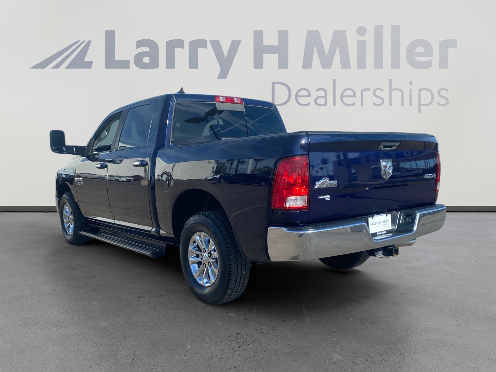 2013 Ram 1500 SLT photo 3