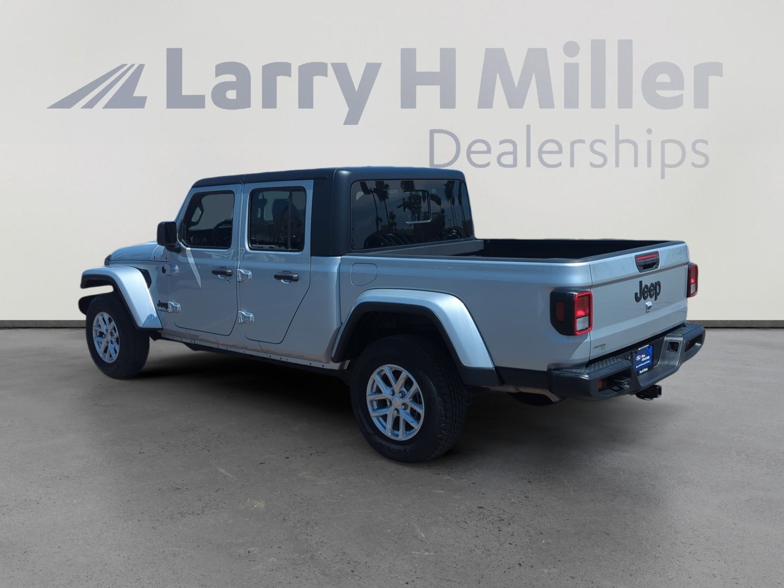 2023 Jeep Gladiator Sport S photo 4