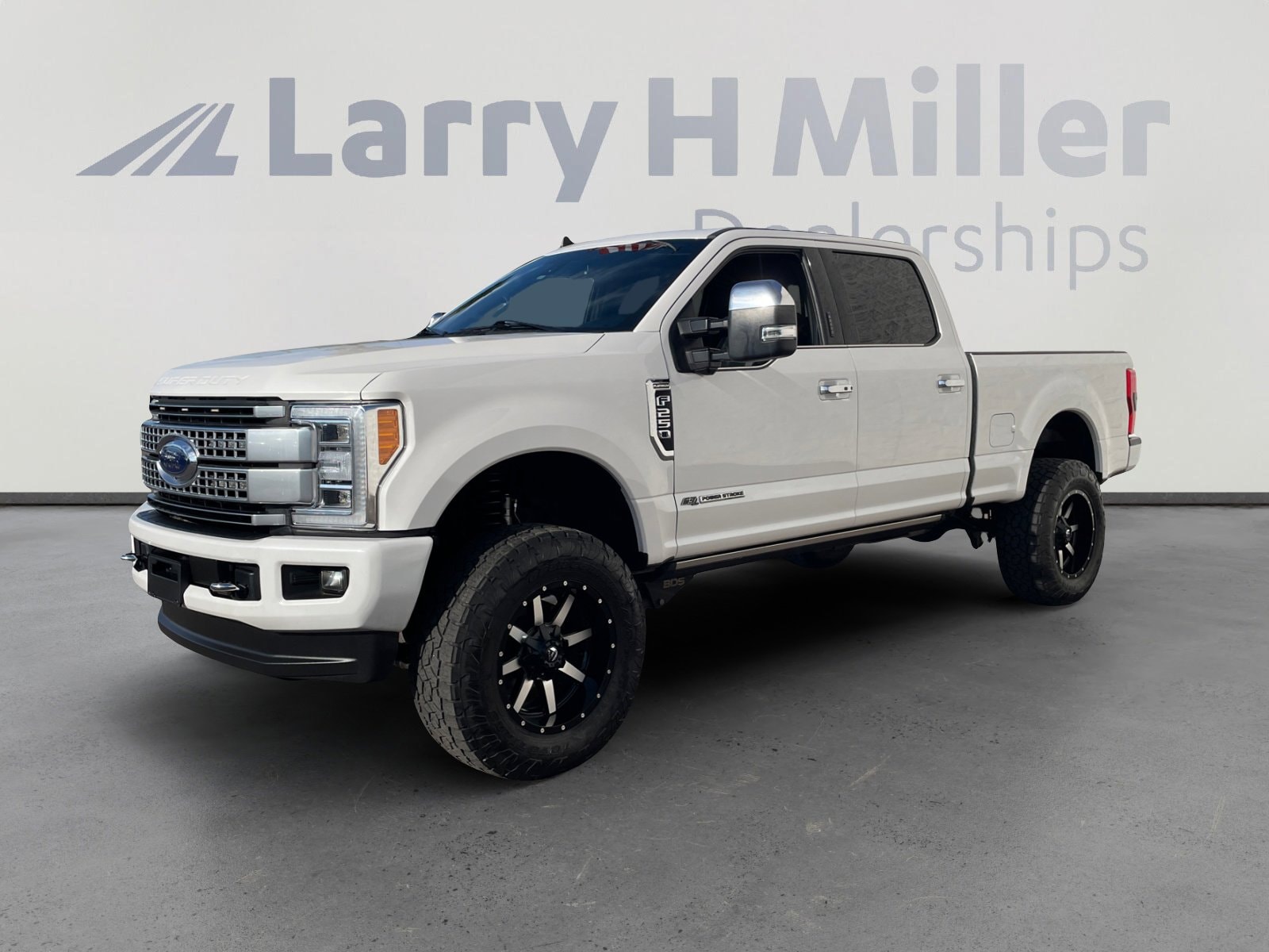 2019 Ford F-250 Super Duty Platinum's photo