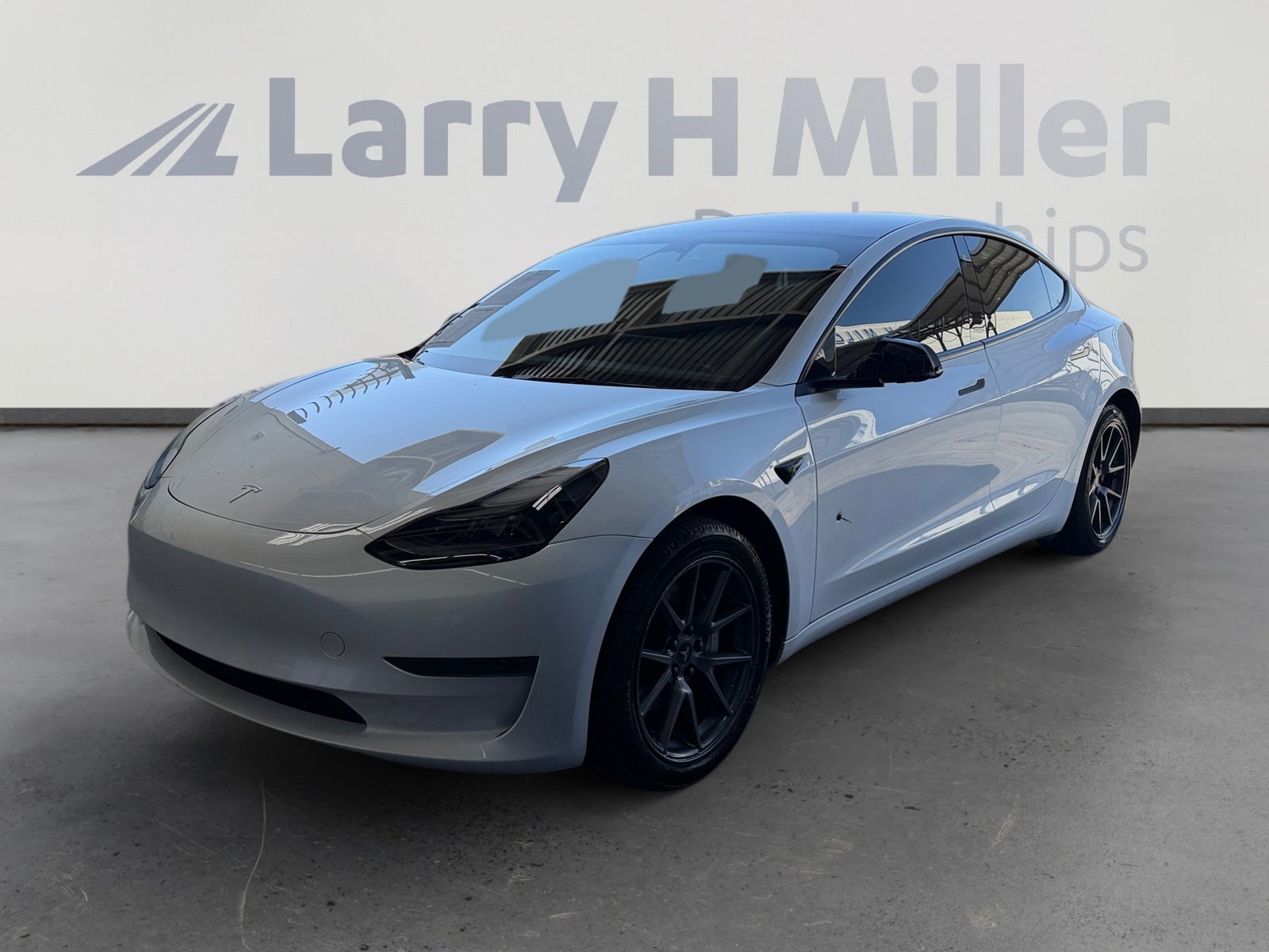 2023 Tesla Model 3 -'s photo
