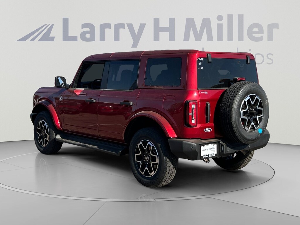 New 2026 Ford Bronco Outer Banks SUV