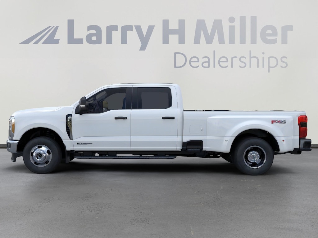 New 2026 Ford F-350 XLT Truck Crew Cab