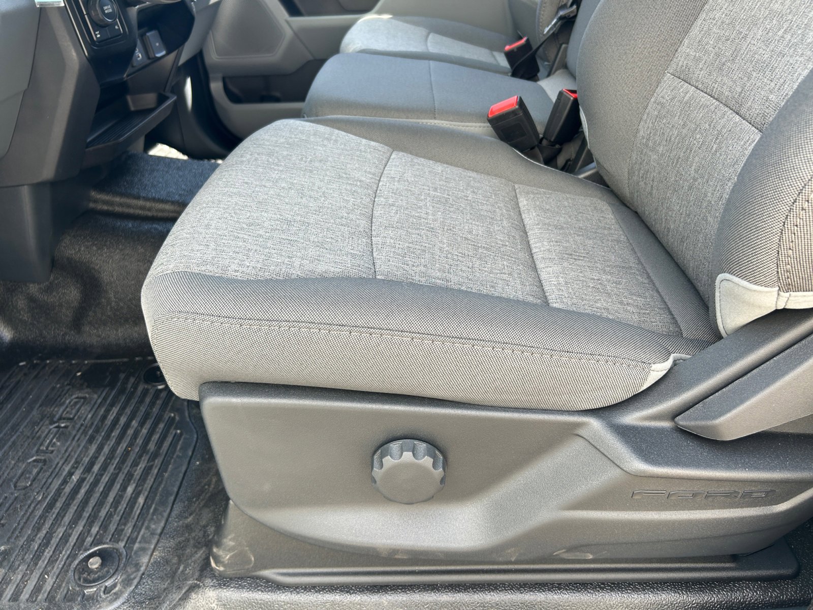 2025 Ford F-350 Super Duty XL - Photo 16