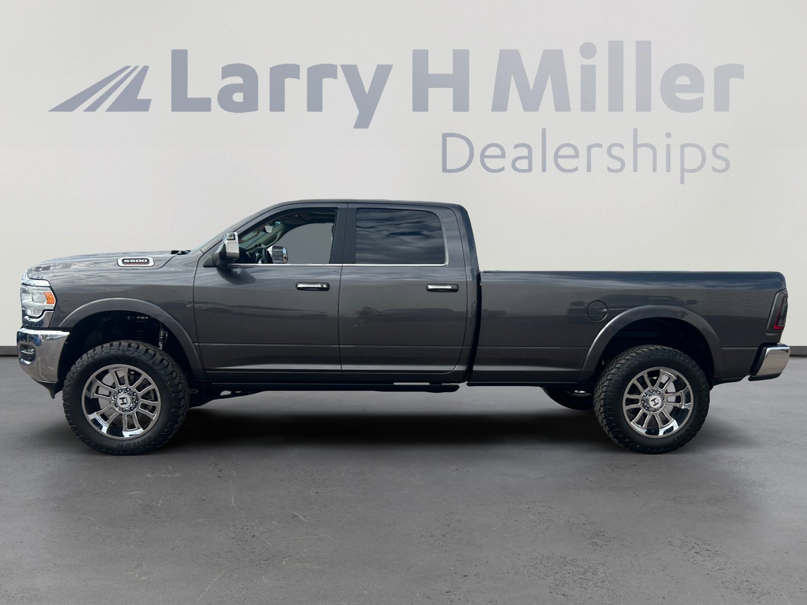 2019 Ram 3500 Laramie photo 3