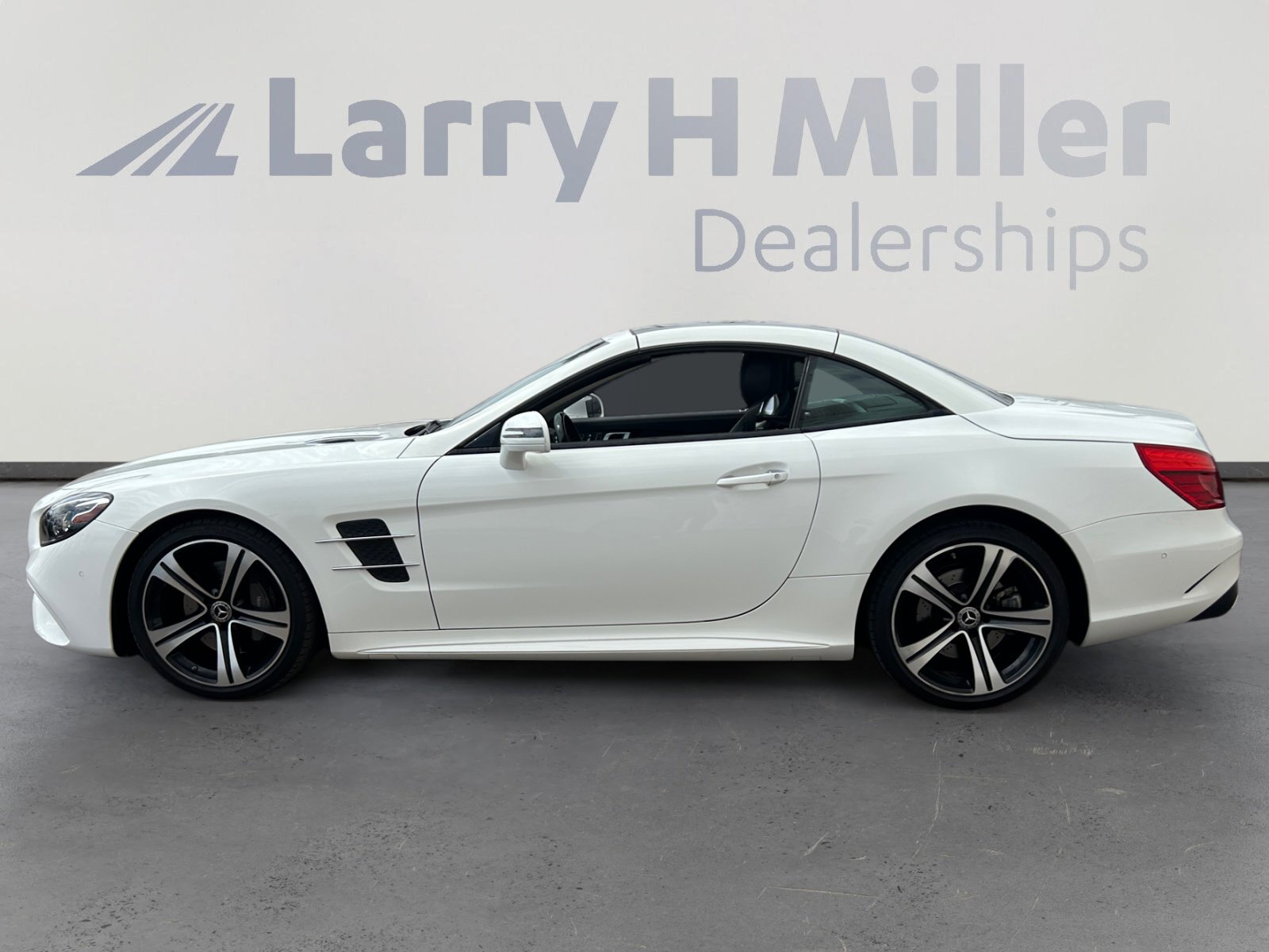2018 Mercedes Benz SL 450 photo 3