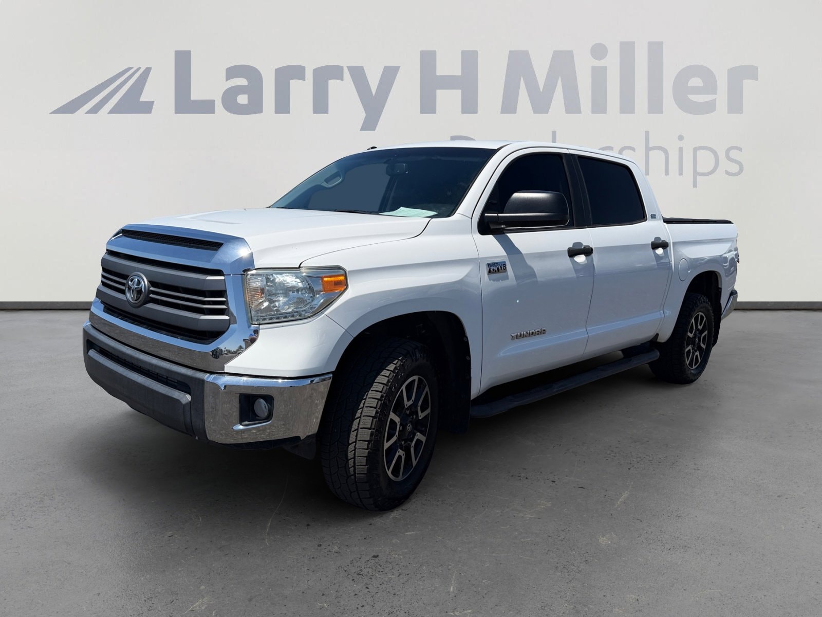 2015 Toyota Tundra 5.7 Auto 4WD FFV SR5 Crew Max's photo