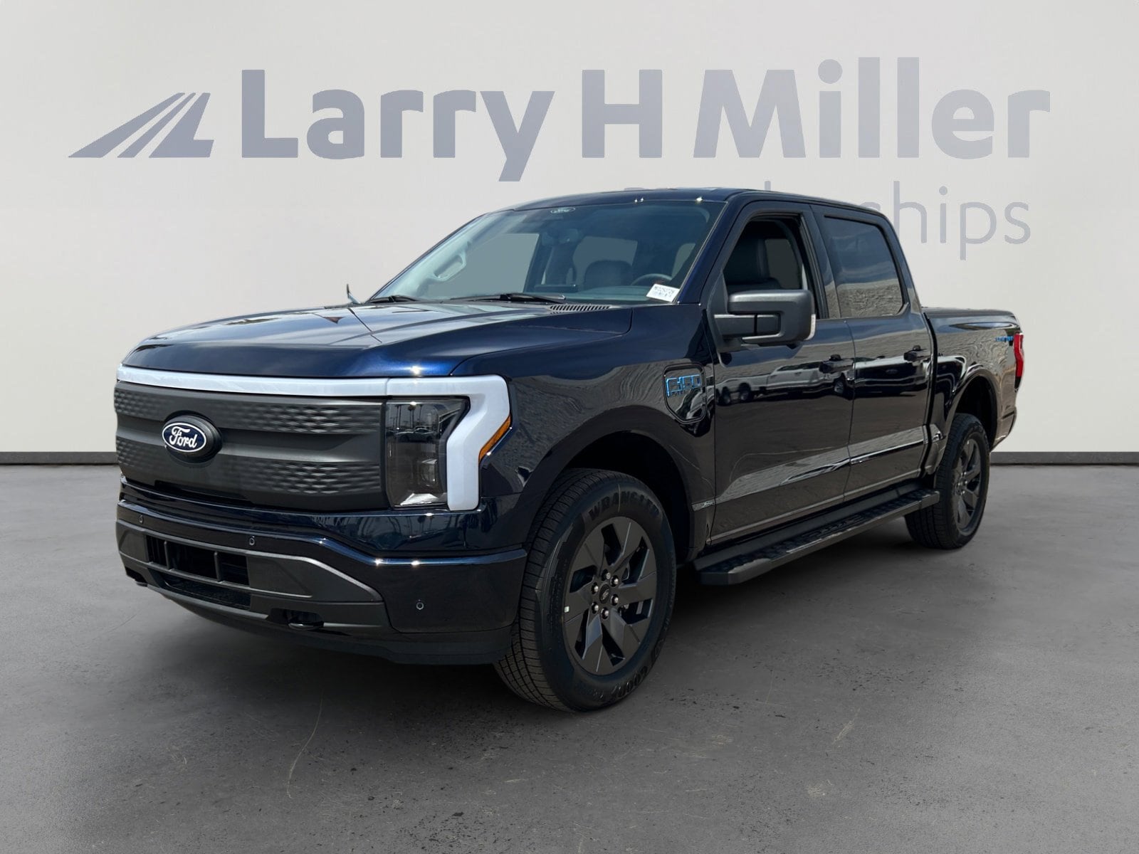 2025 Ford F-150 Lightning Flash's photo
