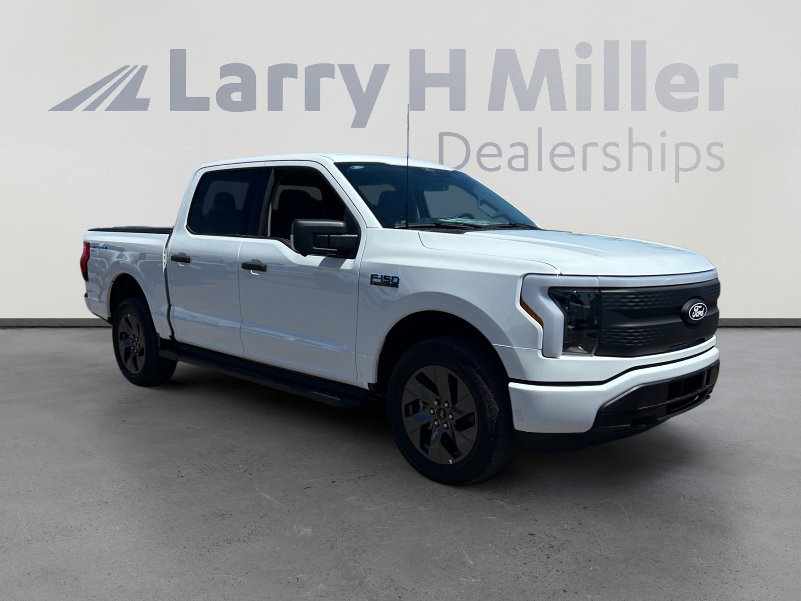 2024 Ford F-150 Lightning XLT - Photo 8